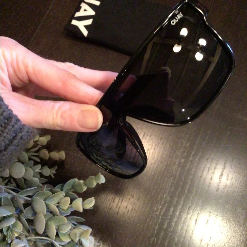 SALE Super rareQuay Nightfallpolarized sunglasses
